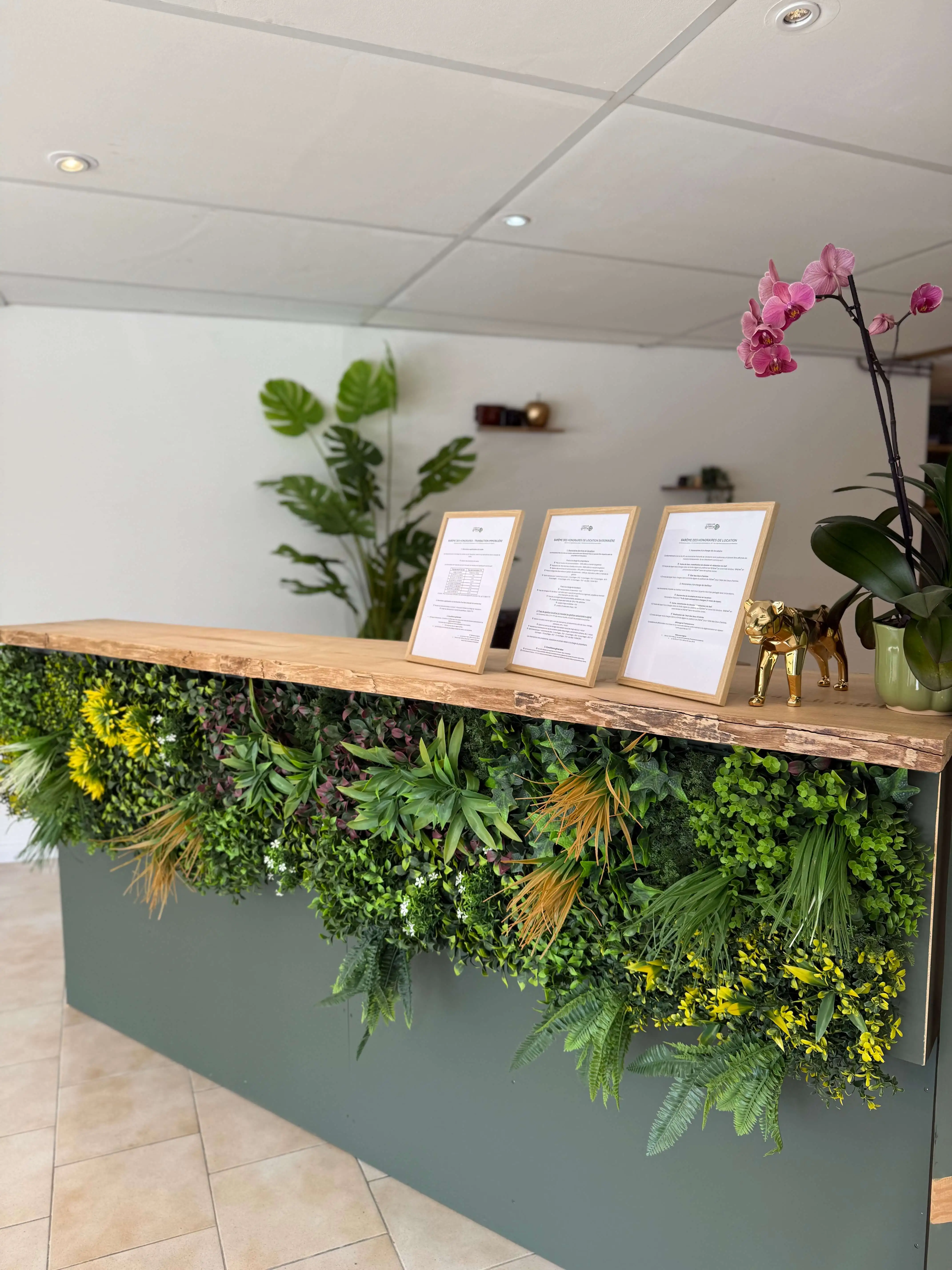 The agency - Photo 1